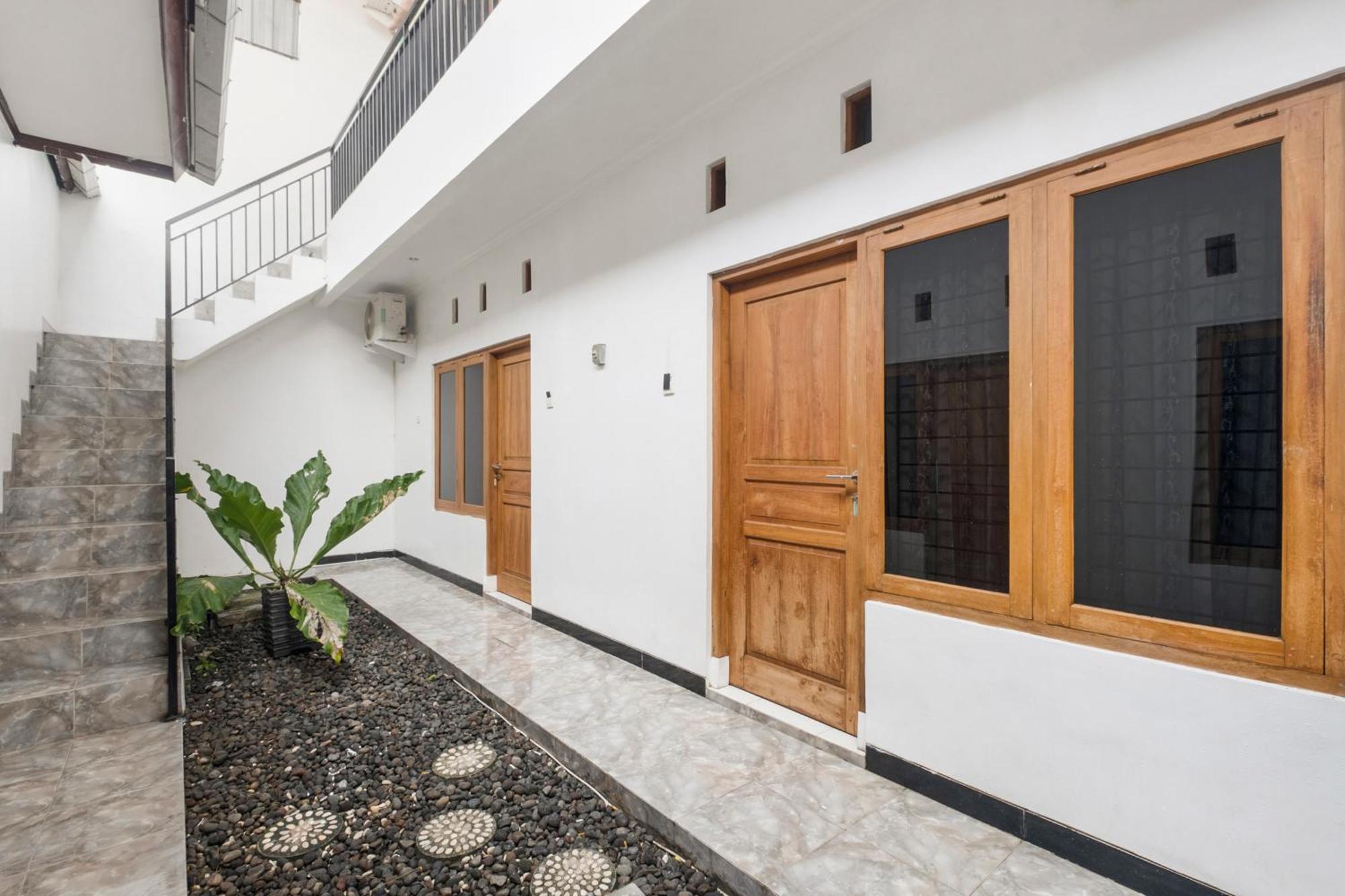 Hotel Oyo 3267 Omah Suryo Yogyakarta Exterior foto